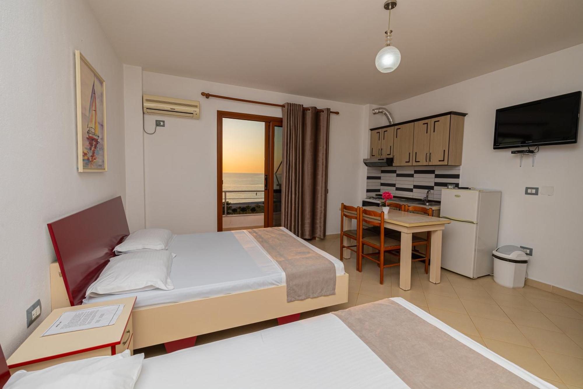 Hotel Idi Вльора Екстер'єр фото