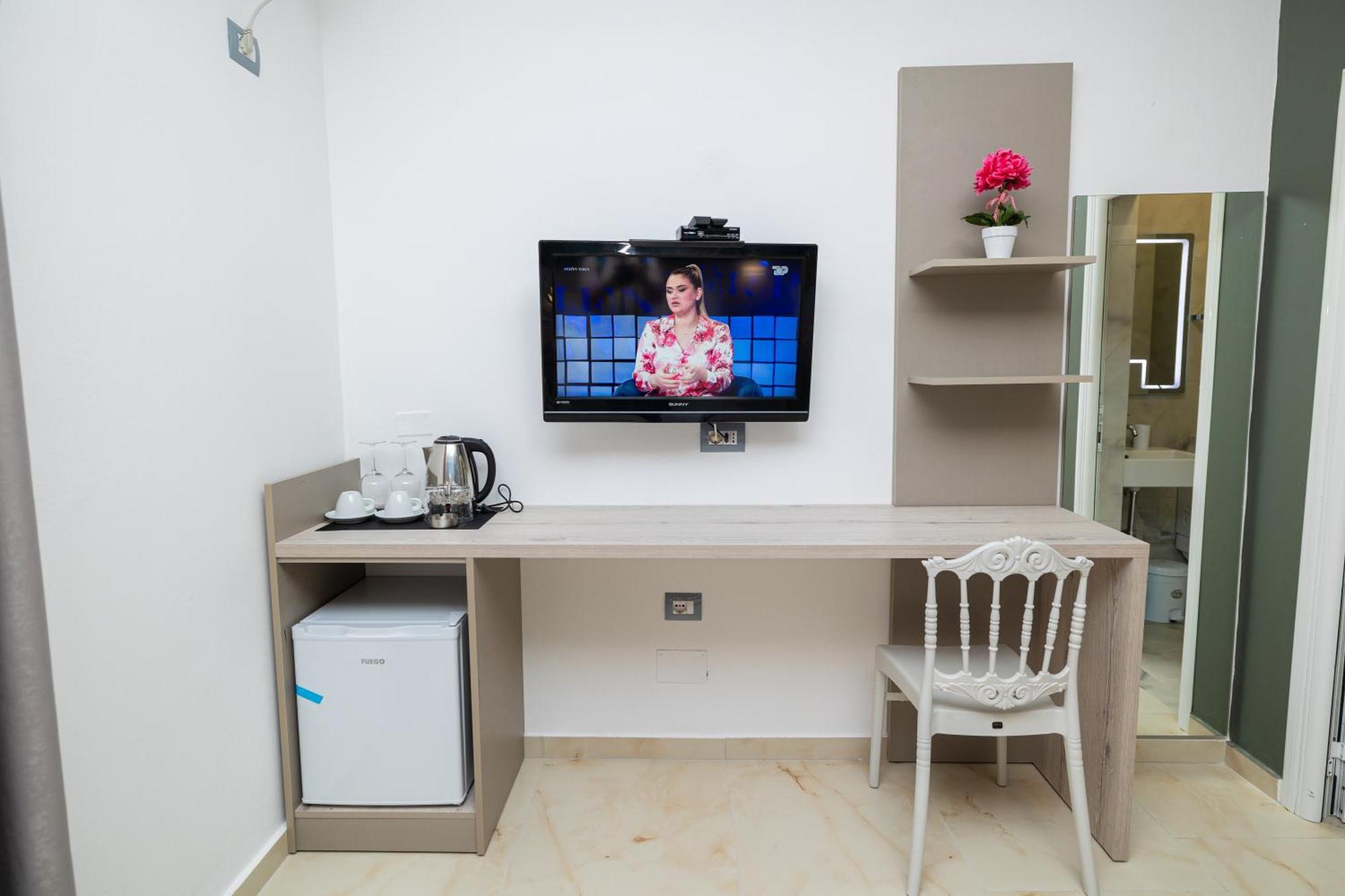 Hotel Idi Вльора Екстер'єр фото