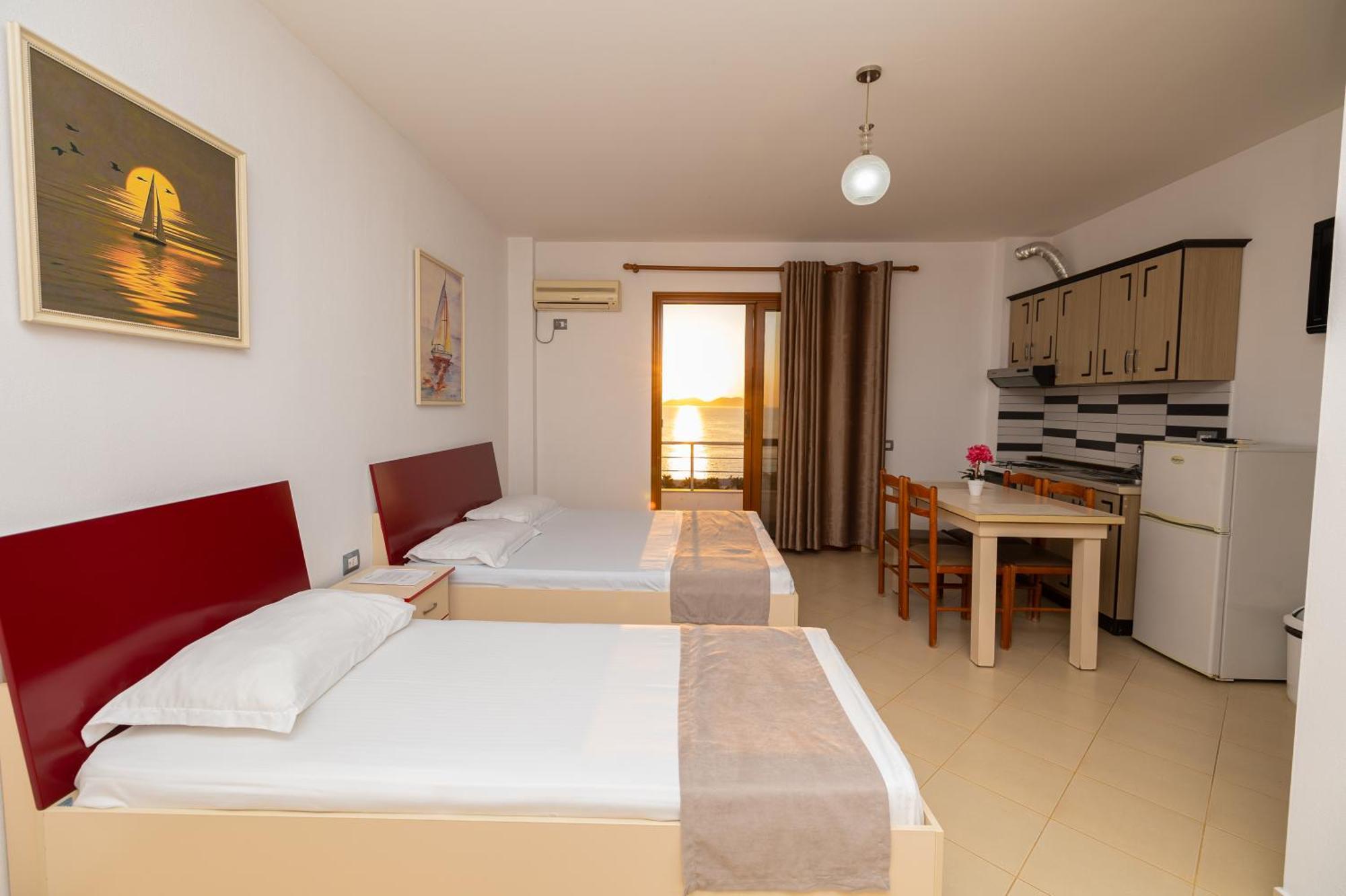Hotel Idi Вльора Екстер'єр фото