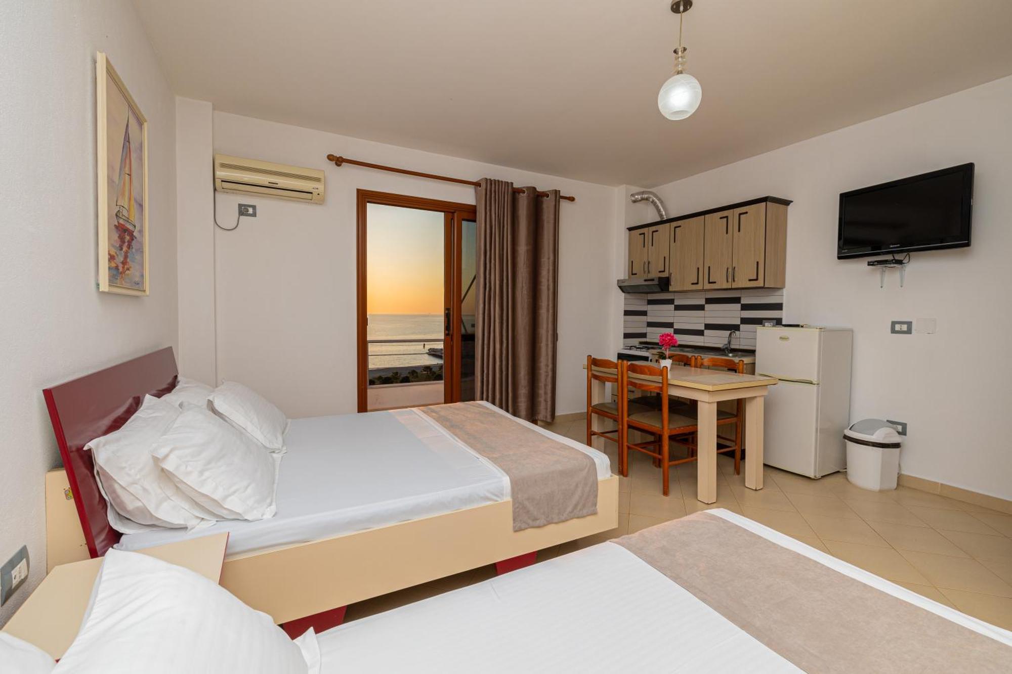 Hotel Idi Вльора Екстер'єр фото