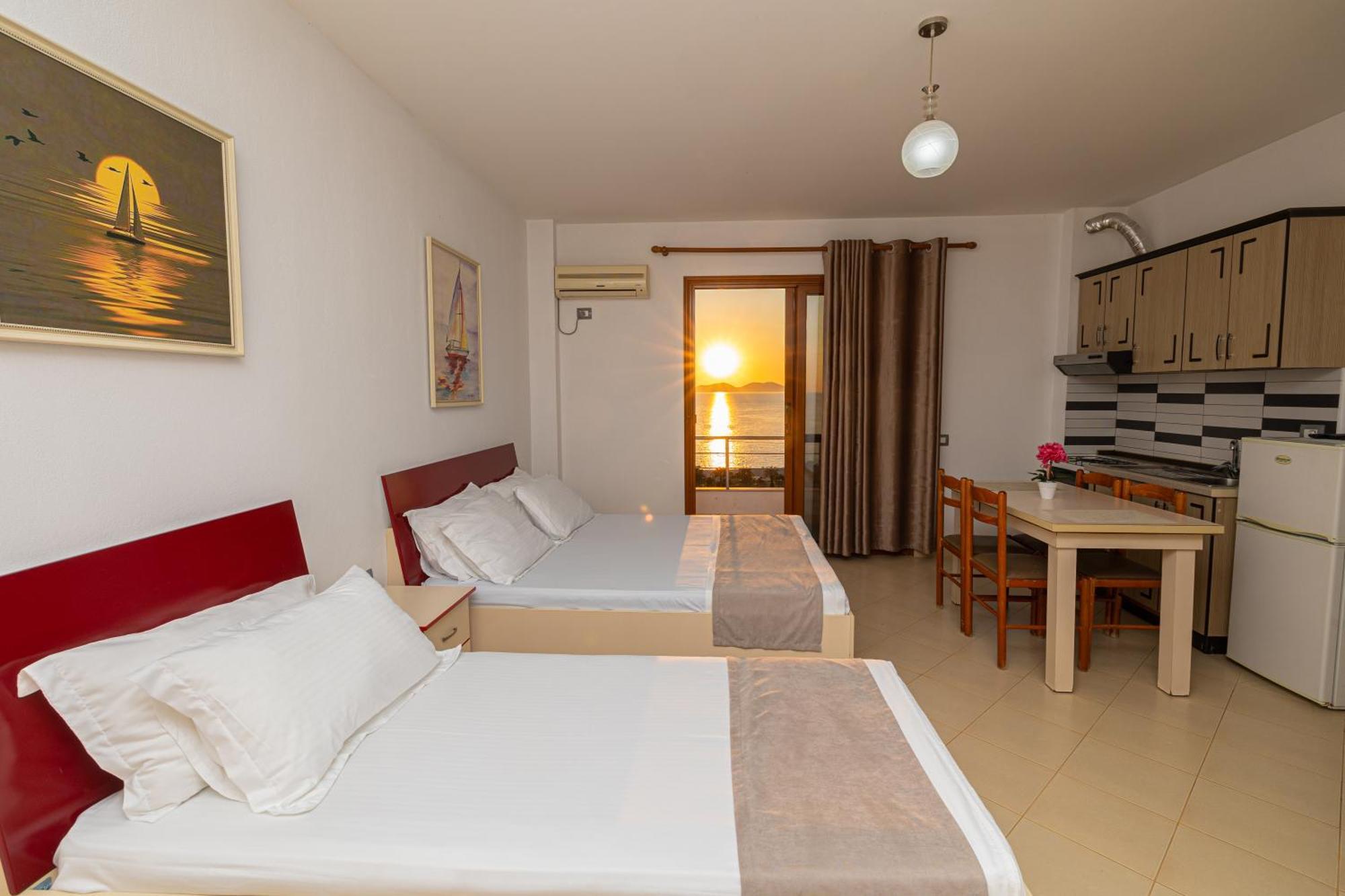 Hotel Idi Вльора Екстер'єр фото