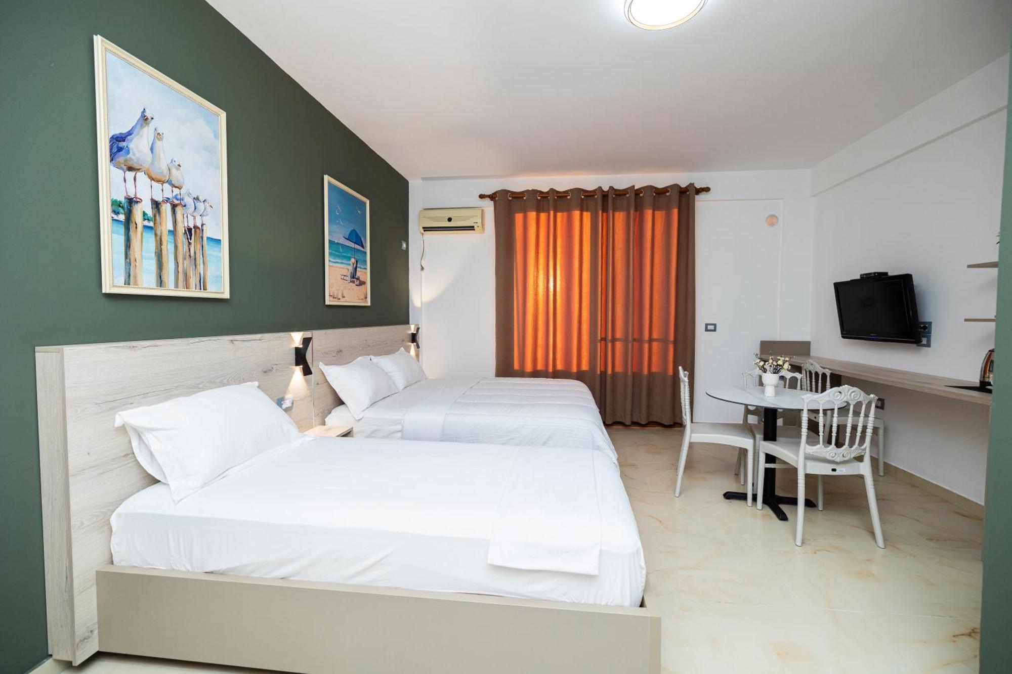 Hotel Idi Вльора Екстер'єр фото